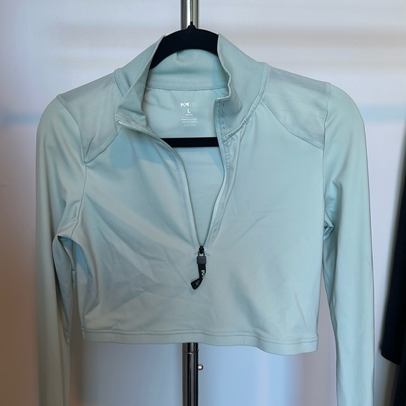 POPFLEX Tops - Popflex Focus Zip Top (size large!)